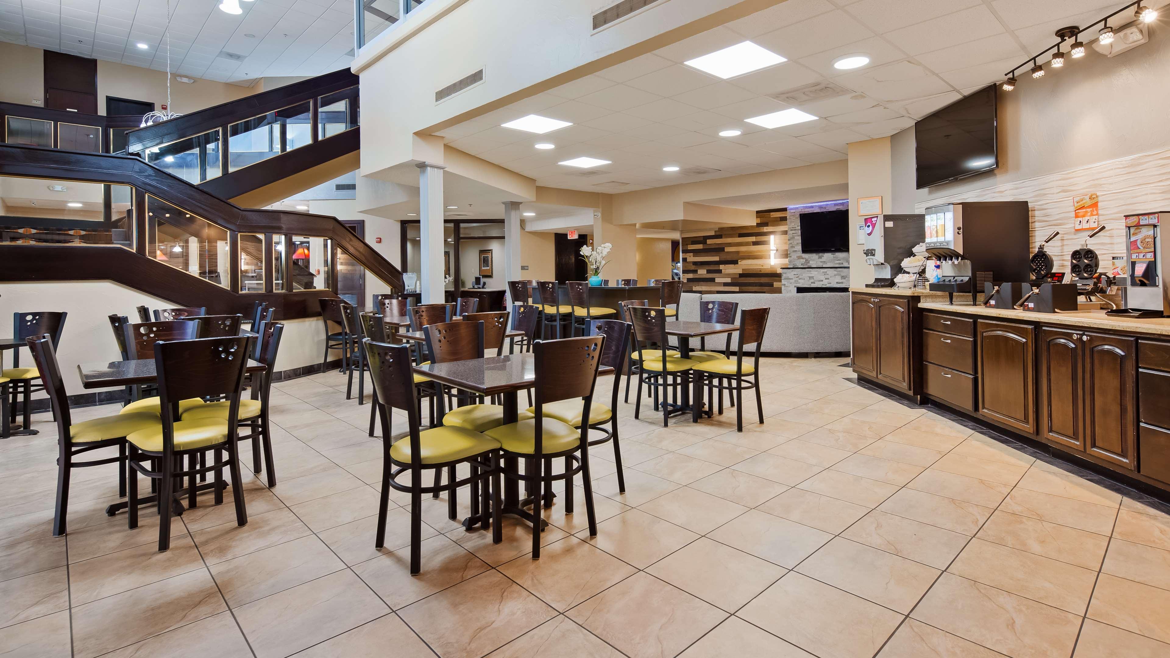 Best Western Plus Harrisburg East Inn&Suites Extérieur photo
