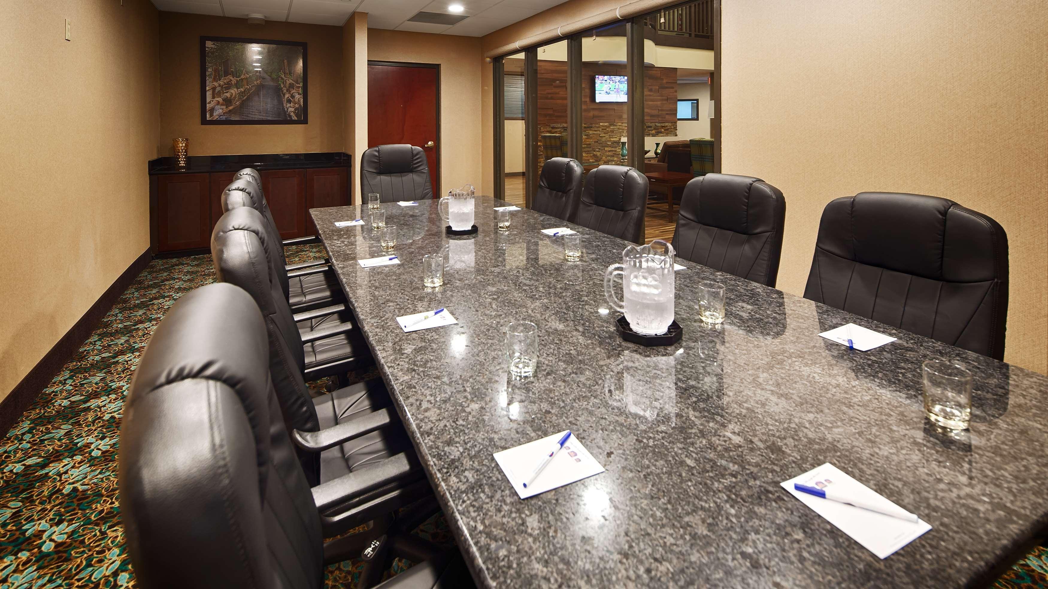 Best Western Plus Harrisburg East Inn&Suites Extérieur photo