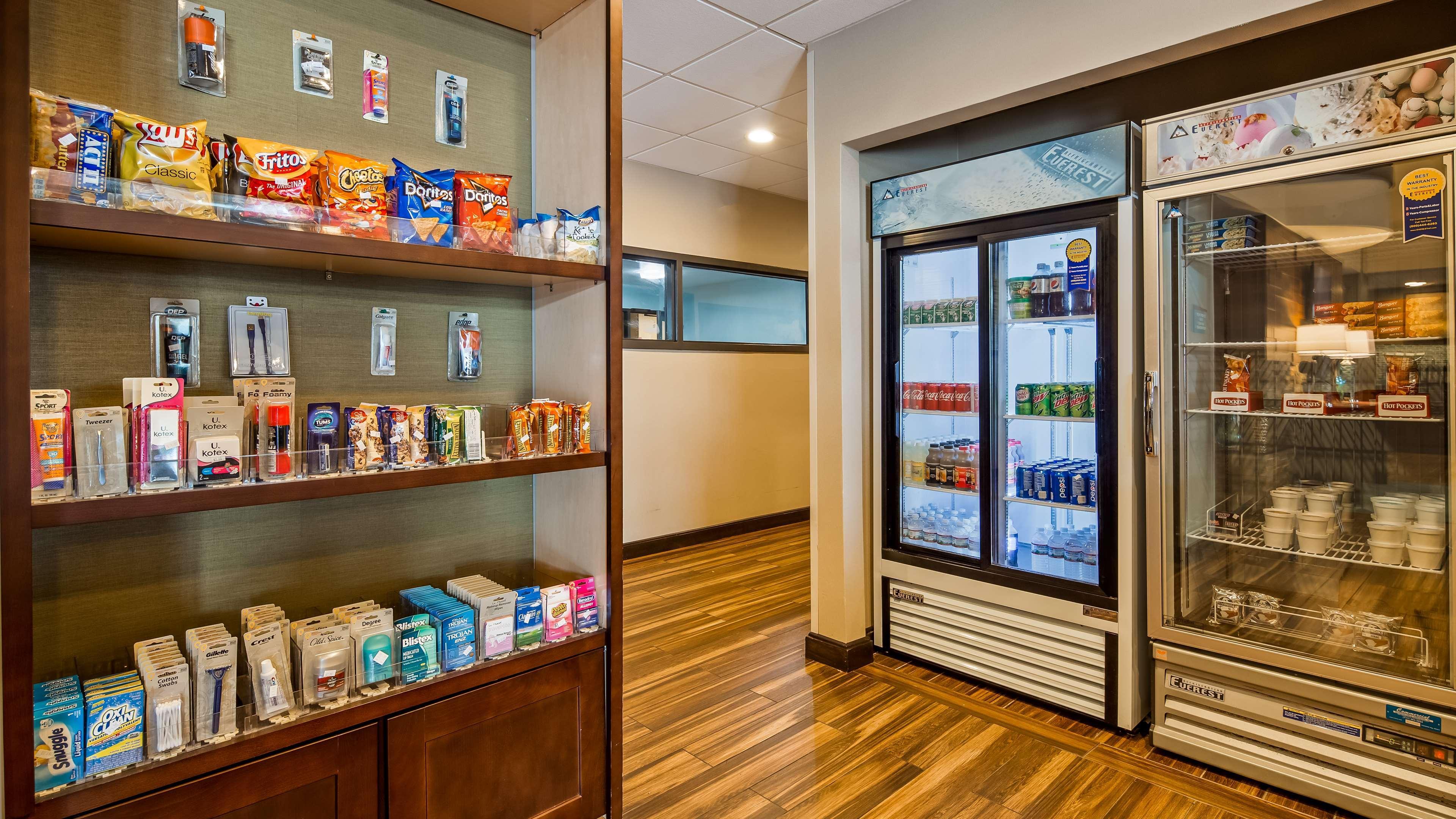 Best Western Plus Harrisburg East Inn&Suites Extérieur photo