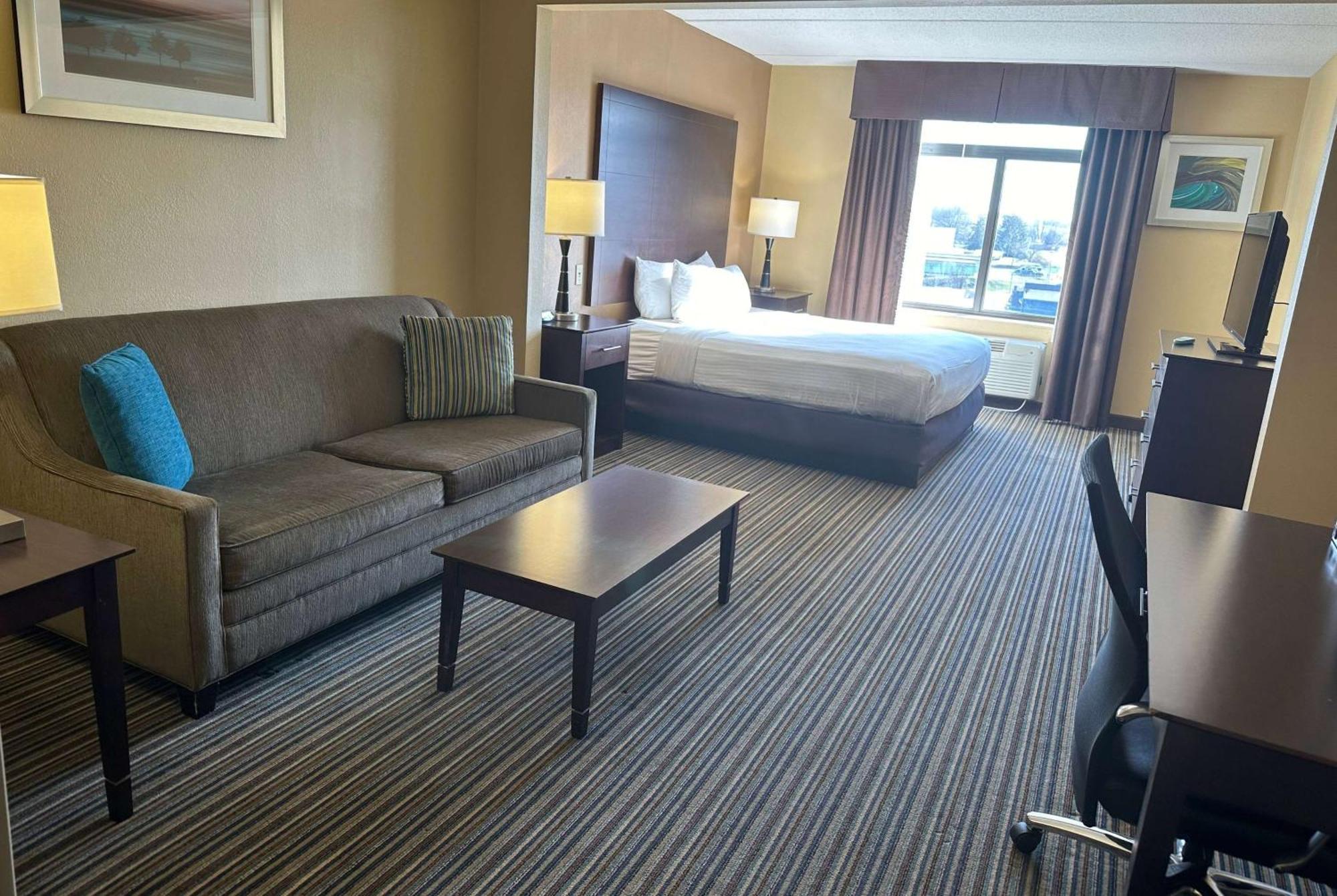 Best Western Plus Harrisburg East Inn&Suites Extérieur photo