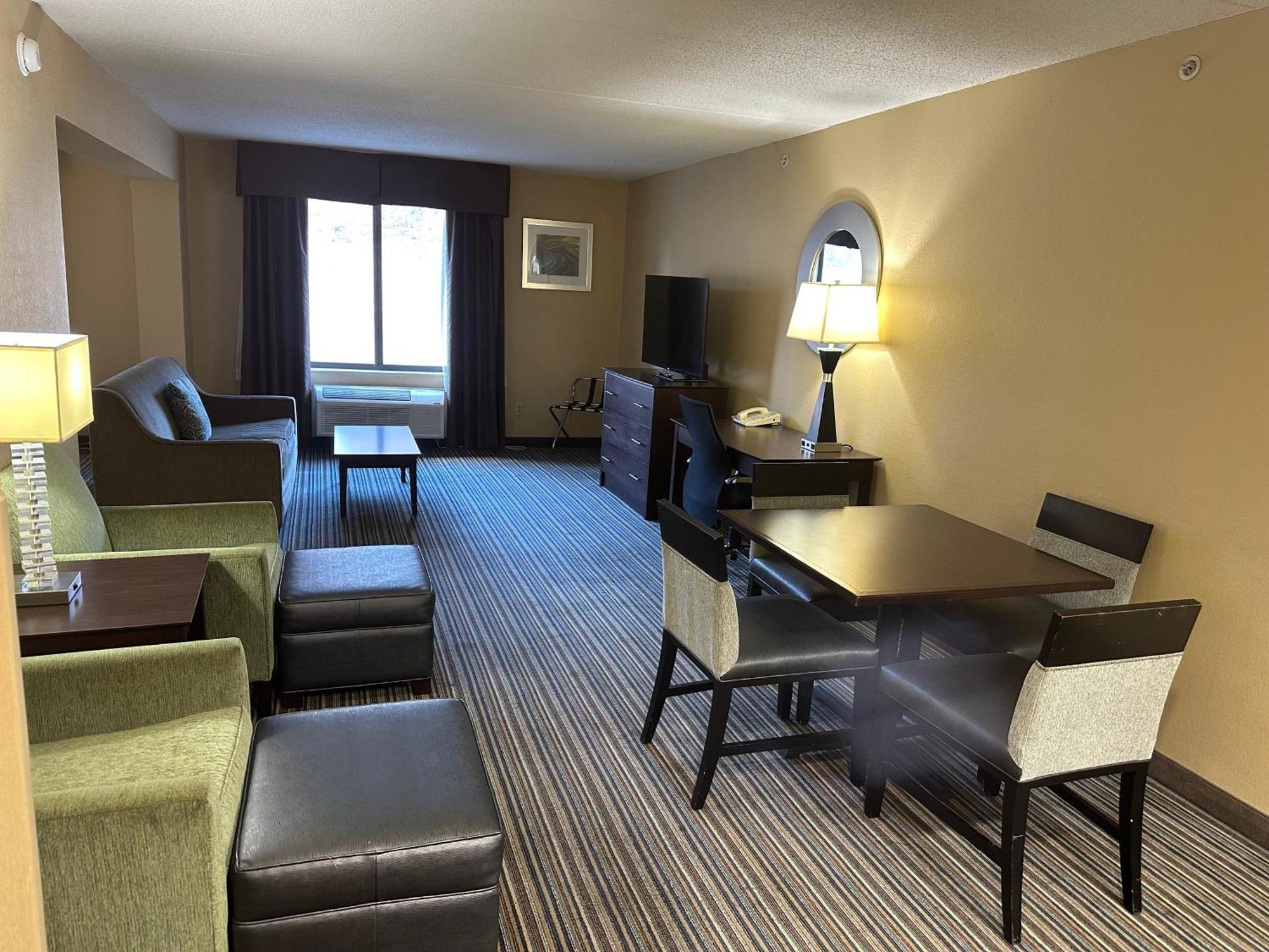 Best Western Plus Harrisburg East Inn&Suites Extérieur photo