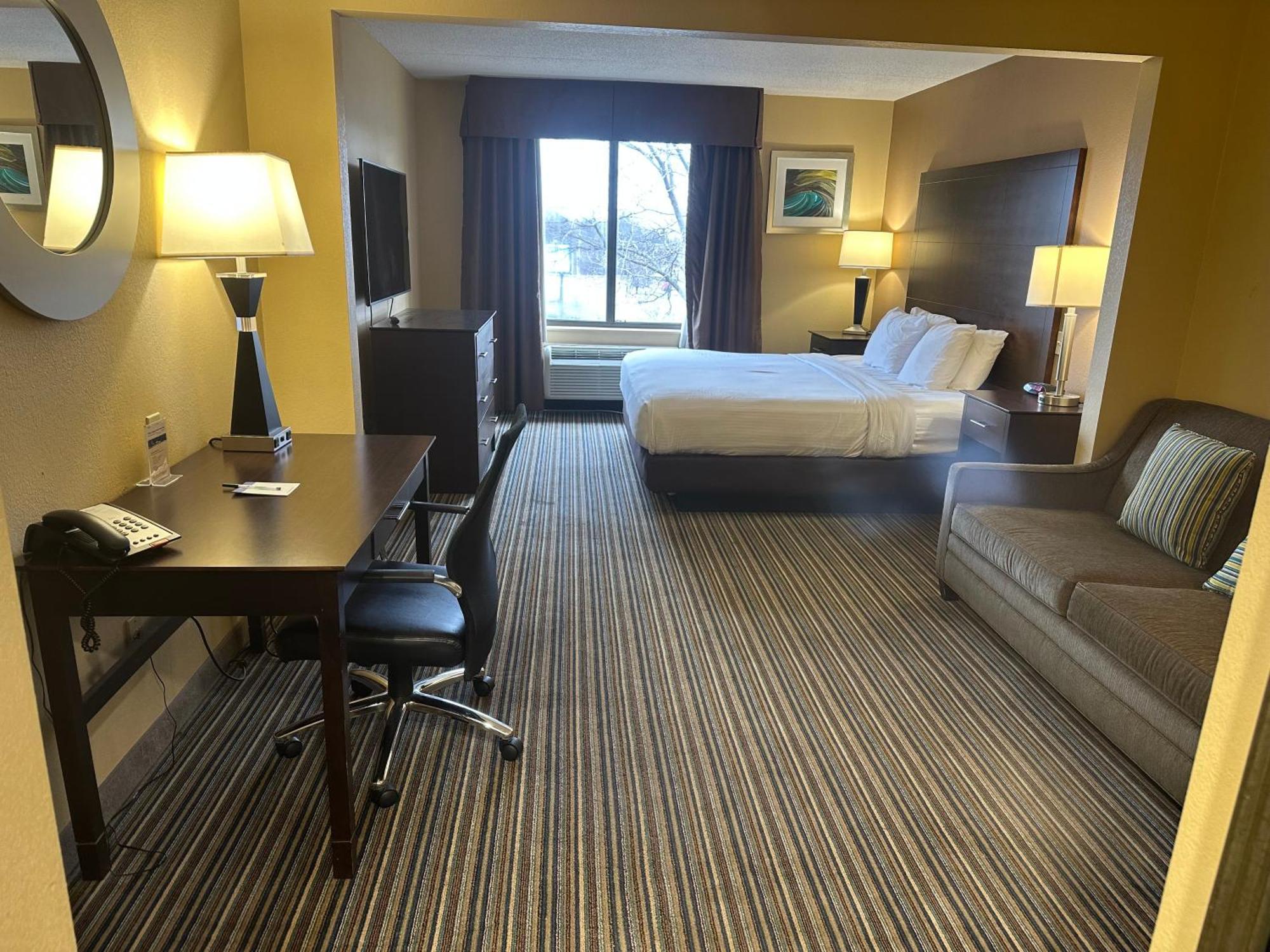 Best Western Plus Harrisburg East Inn&Suites Extérieur photo
