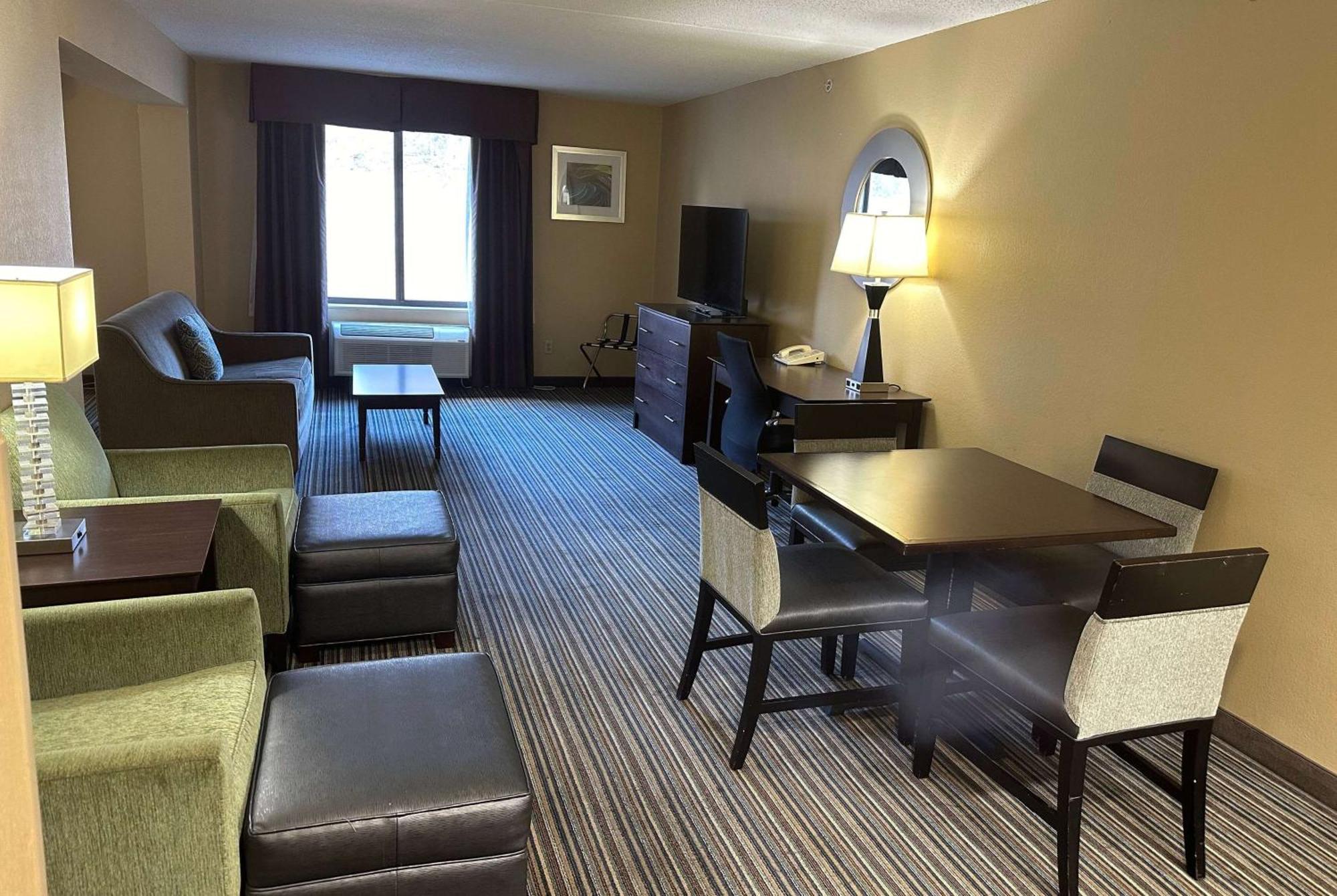 Best Western Plus Harrisburg East Inn&Suites Extérieur photo